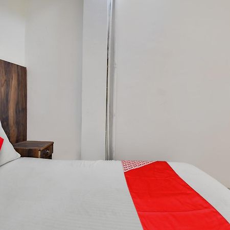 Hotel O Golden King Guest House New Delhi Bagian luar foto