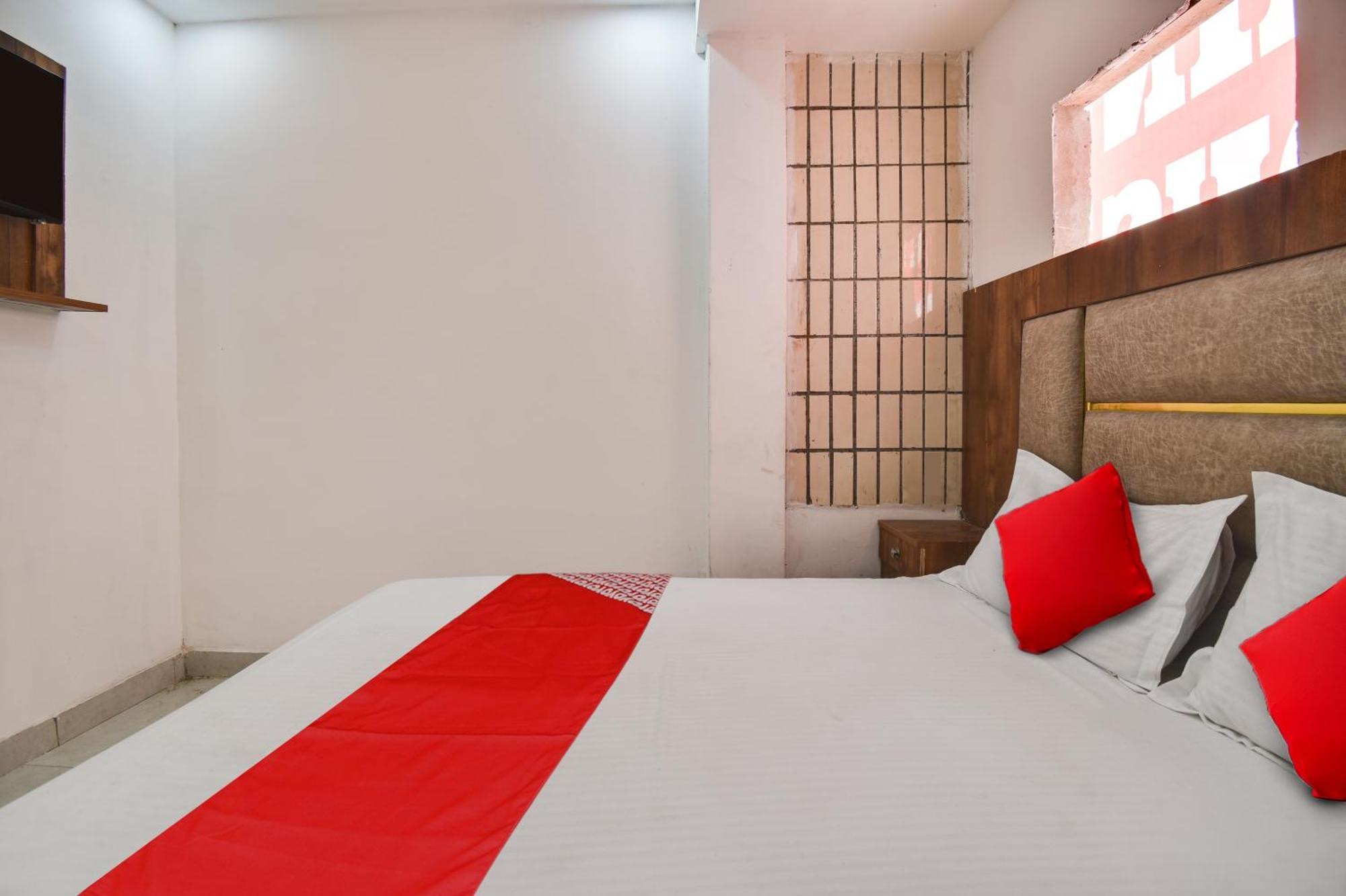 Hotel O Golden King Guest House New Delhi Bagian luar foto